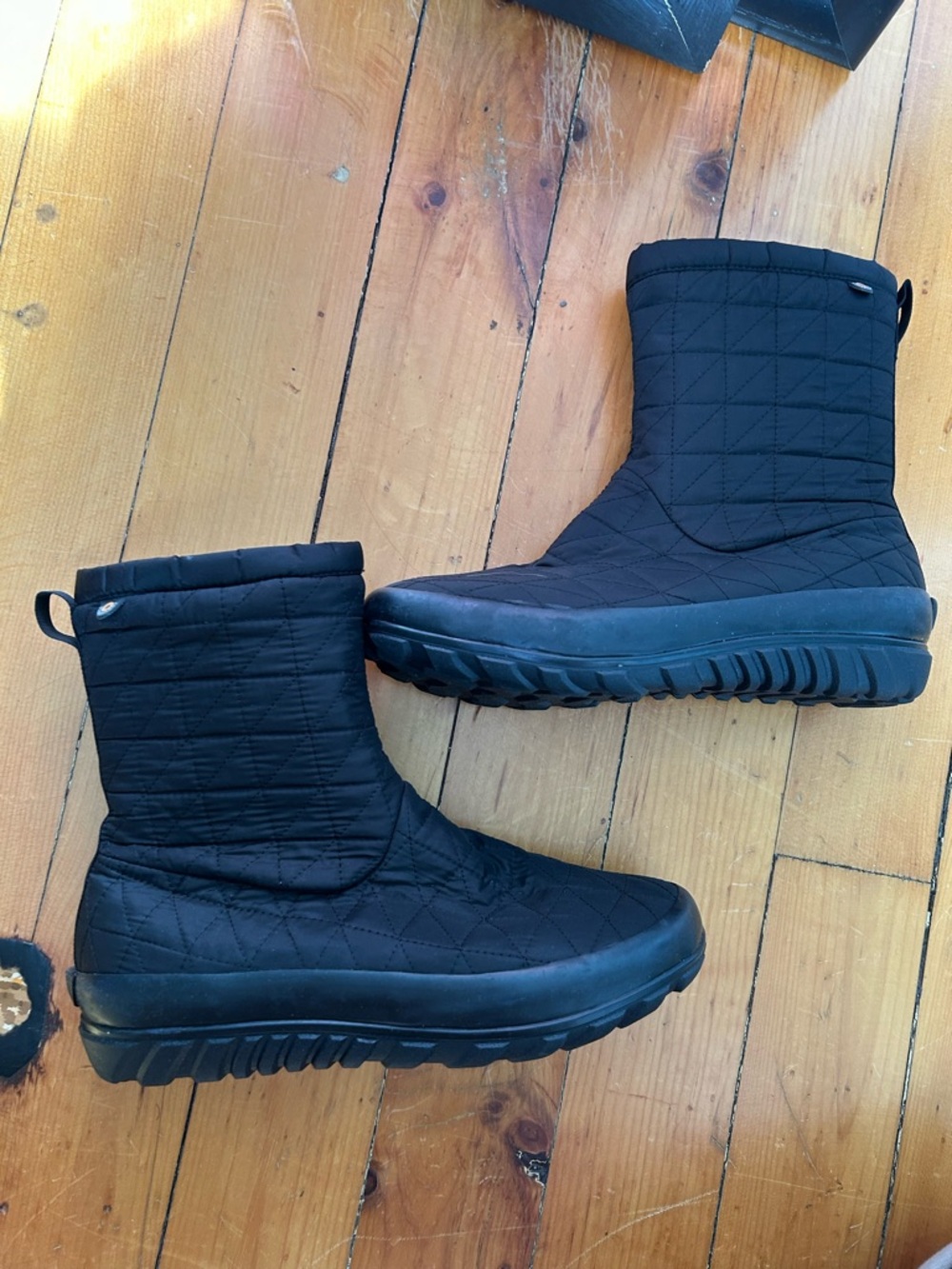 Bogs Women's Snowday II Mid Winter Boots in black 9